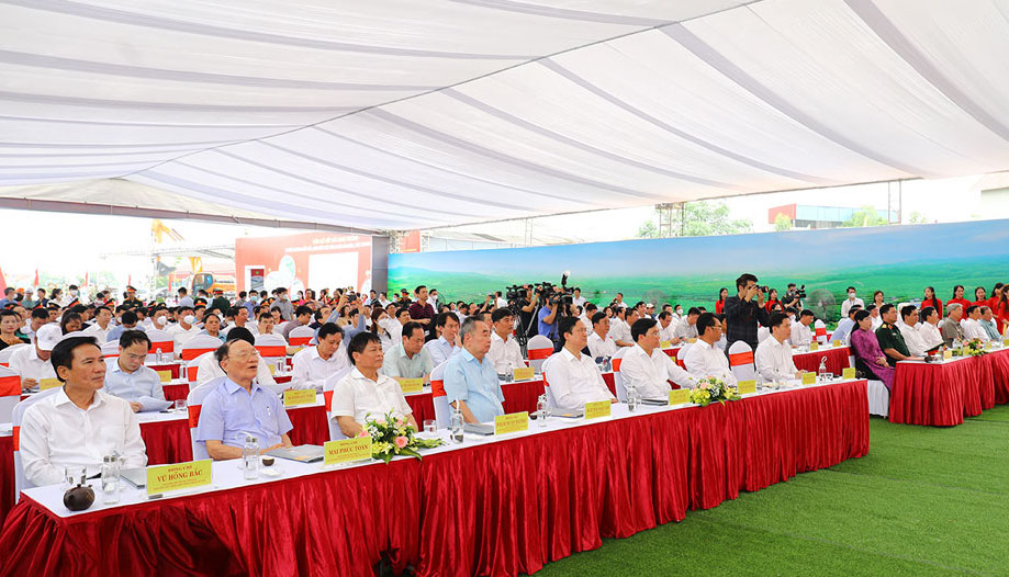 Các đại biểu dự Lễ Khởi công